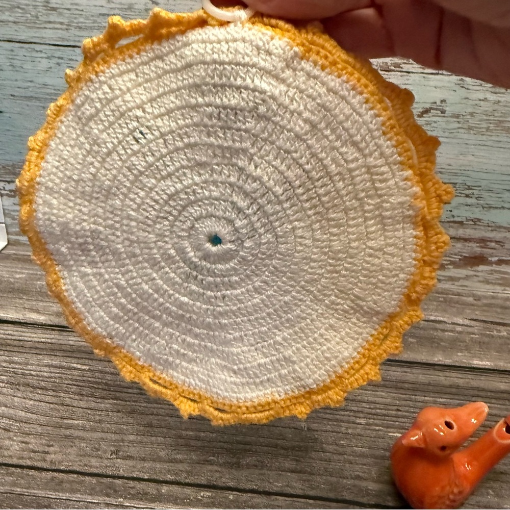 Ceramic orange bird water whistle w/mini brass bird vintage crocheted pot holder - Picture 7 of 7